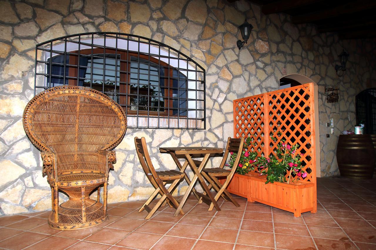 Casale Farnesiana B&B Tarquinia Exterior photo